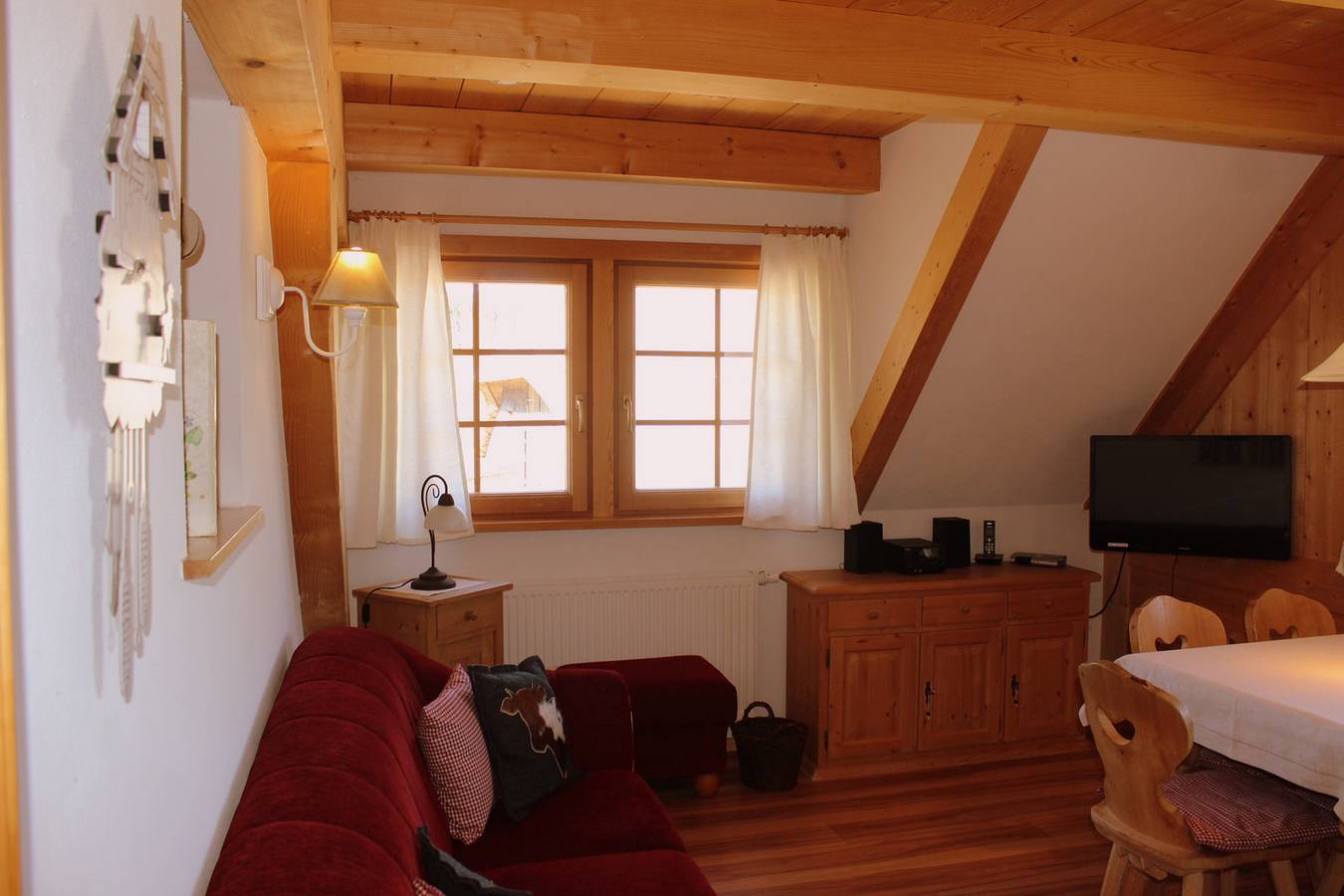 Apartamento entero, Apartamento 'Schauinsland' con vistas a la montaña, terraza privada y Wi-Fi in Suedlicher Schwarzwald, Hinterzarten