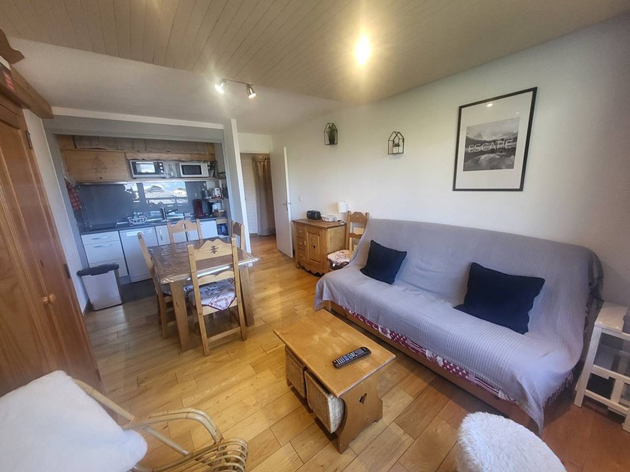 Entire apartment, Cozy 1Br Apartment with Parking, Balcony & Near Montgenèvre Slopes in Montgenèvre, Briançon region