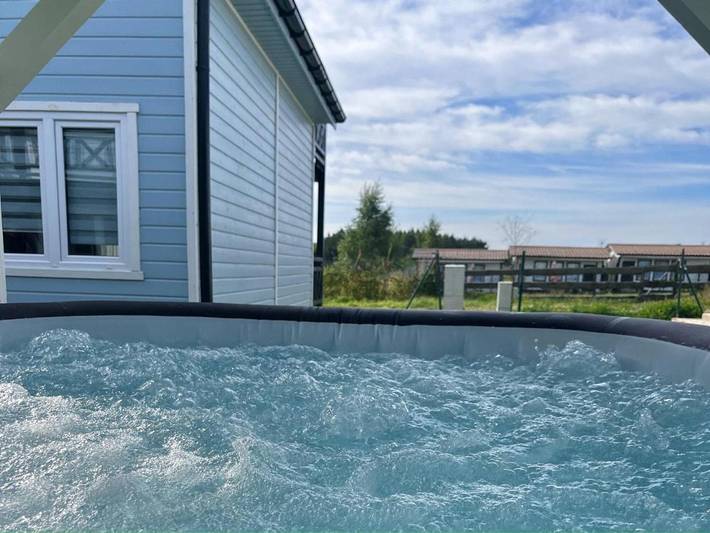 Ferienhaus für 4 Personen, mit Balkon und Terrasse sowie Garten und Pool in Rewal
