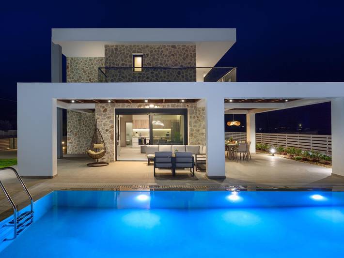 Ferienhaus für 6 Personen, mit Balkon und Terrasse sowie Garten und Pool