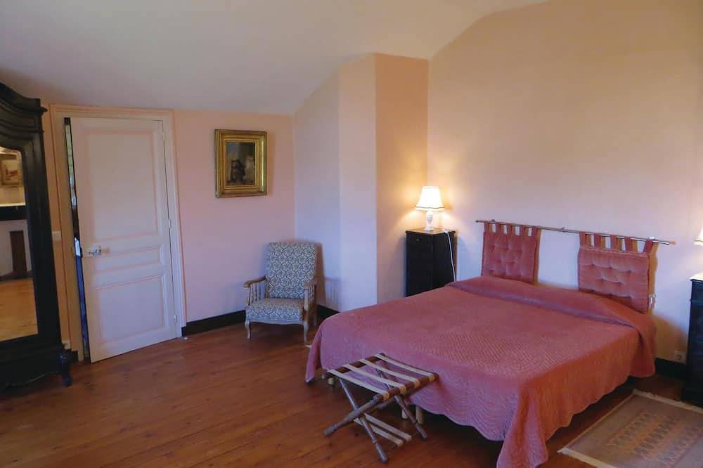 Gorgeous home in Chinon with Wifi in Chinon, Loire Valley