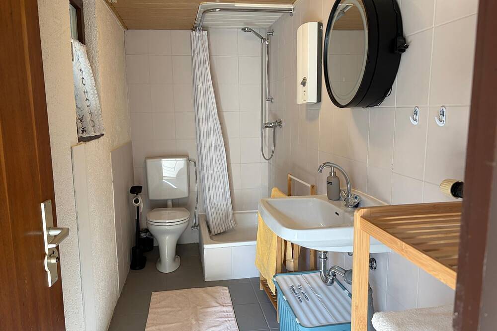 Ganze Wohnung, Familiäre Ferienwohnung mit Terrasse in Bad Königshofen i.Grabfeld, Rhön-Bayern