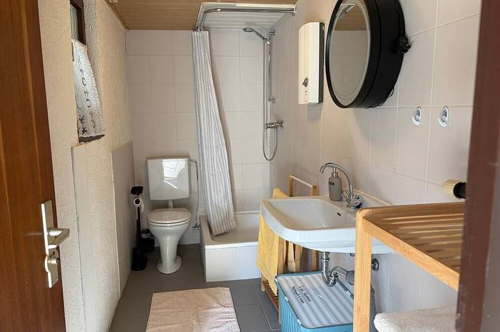 Ganze Wohnung, Familiäre Ferienwohnung mit Terrasse in Bad Königshofen i.Grabfeld, Rhön-Bayern