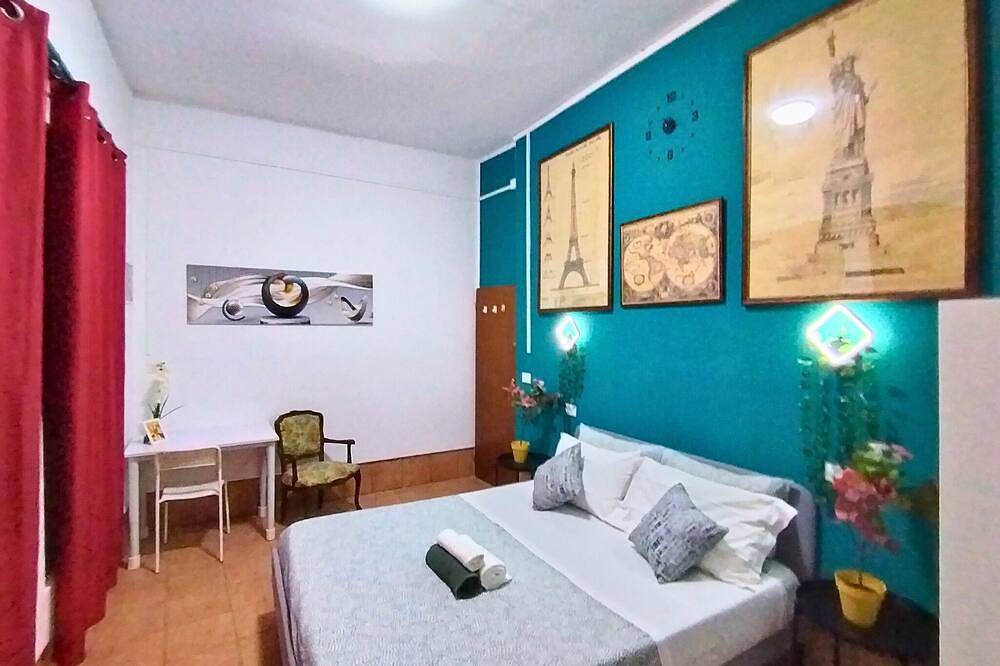 Charm Double Room Magnolia with private bathroom in Venecia, Provincia de Venezia