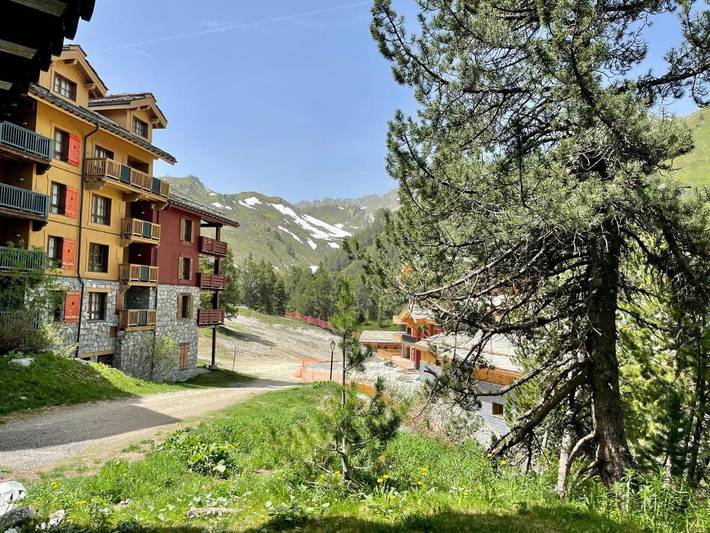 Gîte pour 6 personnes, avec terrasse et piscine ainsi que vue et sauna, animaux acceptés dans Arc 1950 - 2