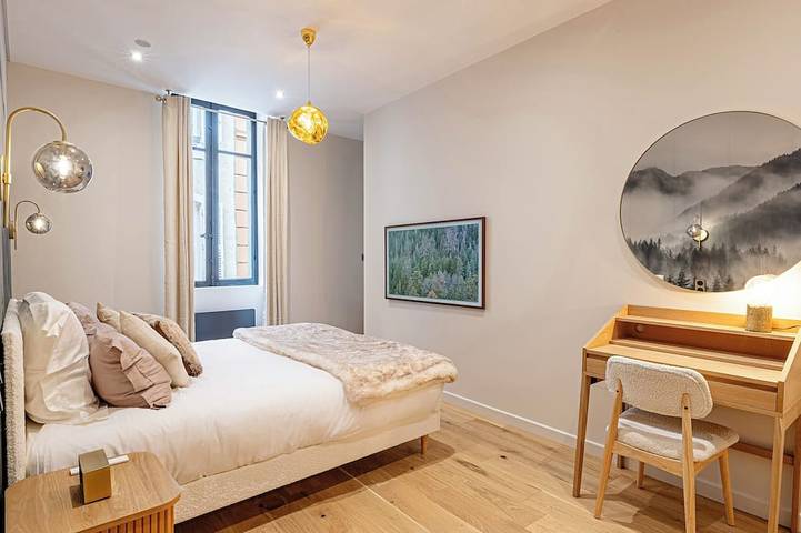Appartement entier, L'écrin Alpin - appartement haut de gamme - emplacement idéal coeur de ville in Chambéry, Région de Chambéry