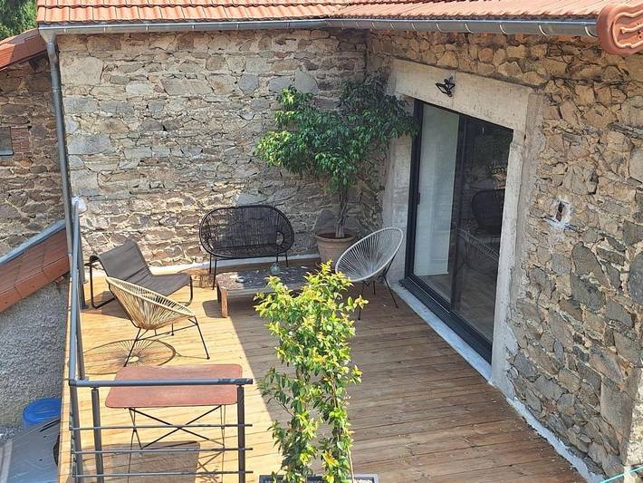 Location de vacances pour 9 personnes, avec jardin et vue à Thizy-les-Bourgs - 3