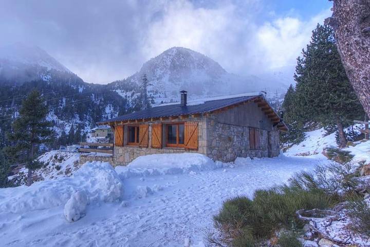 Casa rural para 10 personas, con Balcón y Terraza además de Jardín y Vistas en Vall de Núria