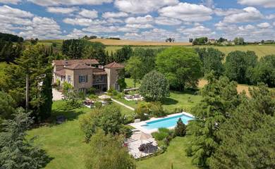 Chambre d’hôte pour 2 personnes, avec piscine et jardin ainsi que sauna et jacuzzi à Terraube