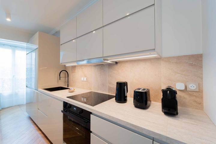 Gîte pour 4 personnes, avec terrasse dans Theatre Edouard Vii Paris - 3