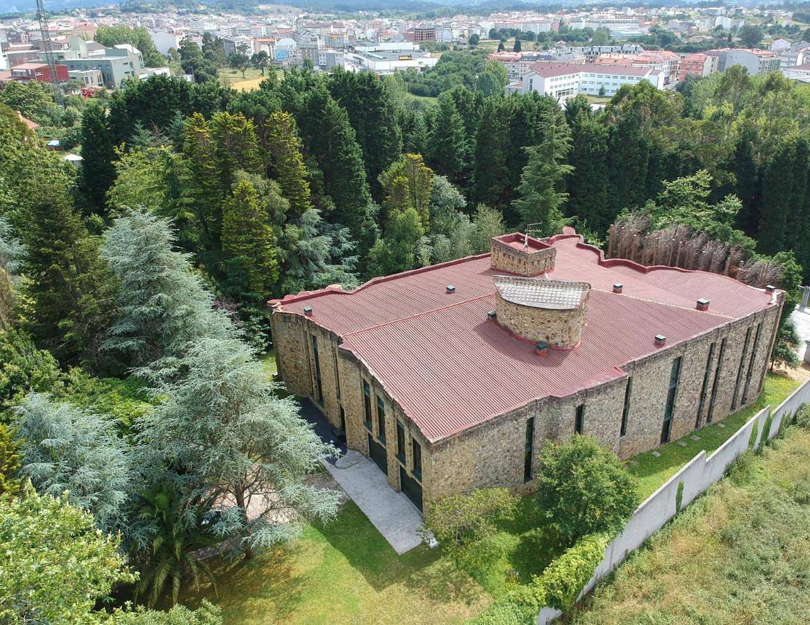 Ag Casa O Remanso de Pedreira con finca 20000 m2 in Carballo, Costa de Galicia