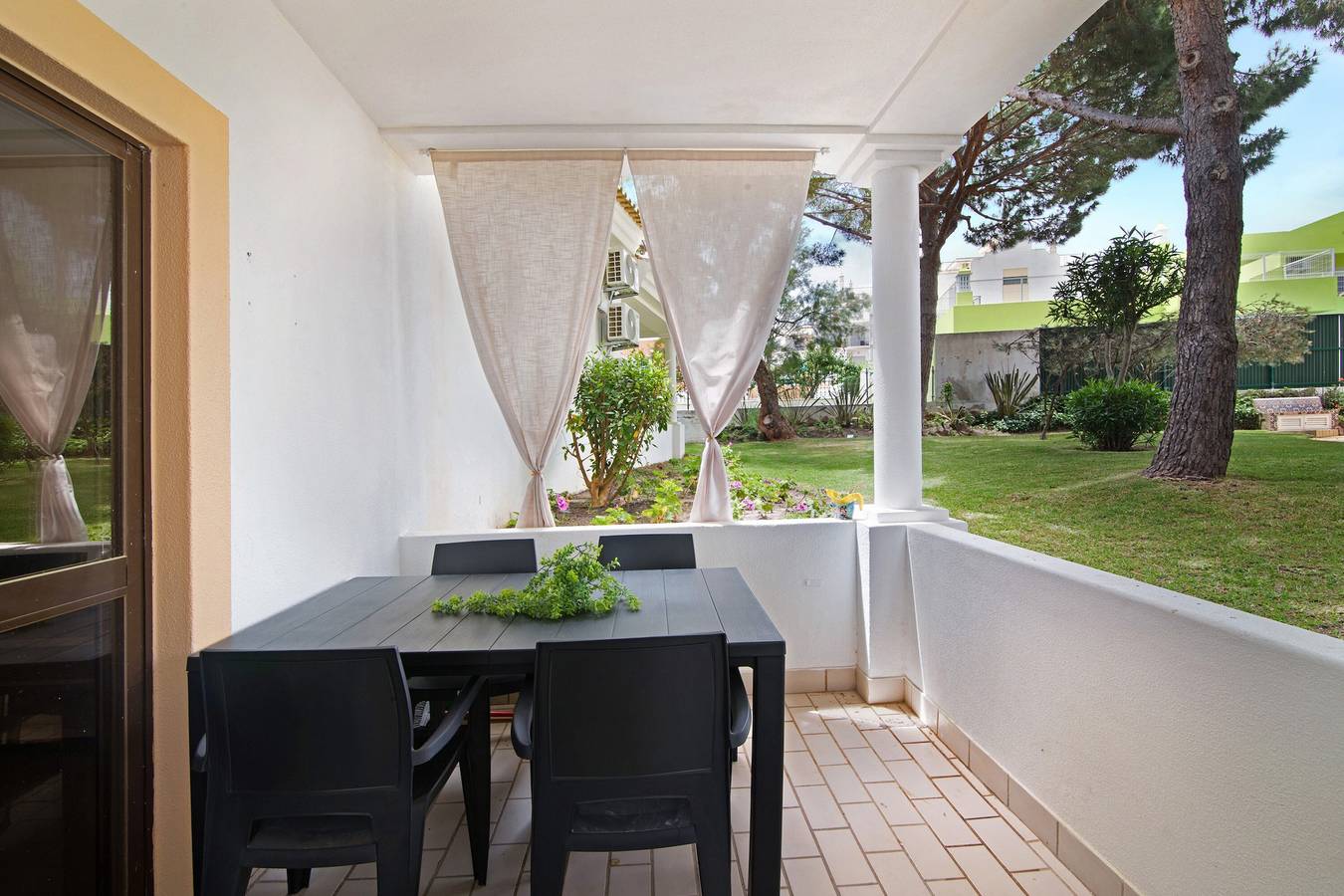 Apartamento inteiro, Apartamento 'Jardins da Falésia' com Piscina, Terraço e Wi-Fi in Praia da Falésia, Albufeira