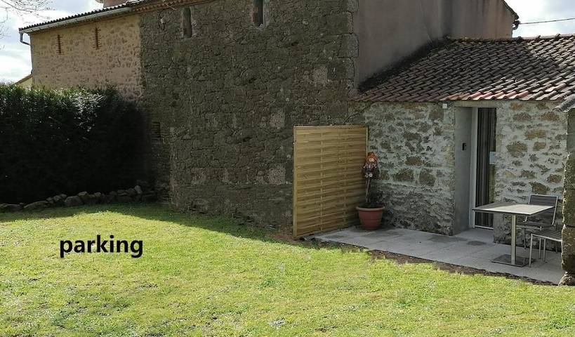 Gîte pour 3 personnes, avec jardin et vue à Chambretaud - 4