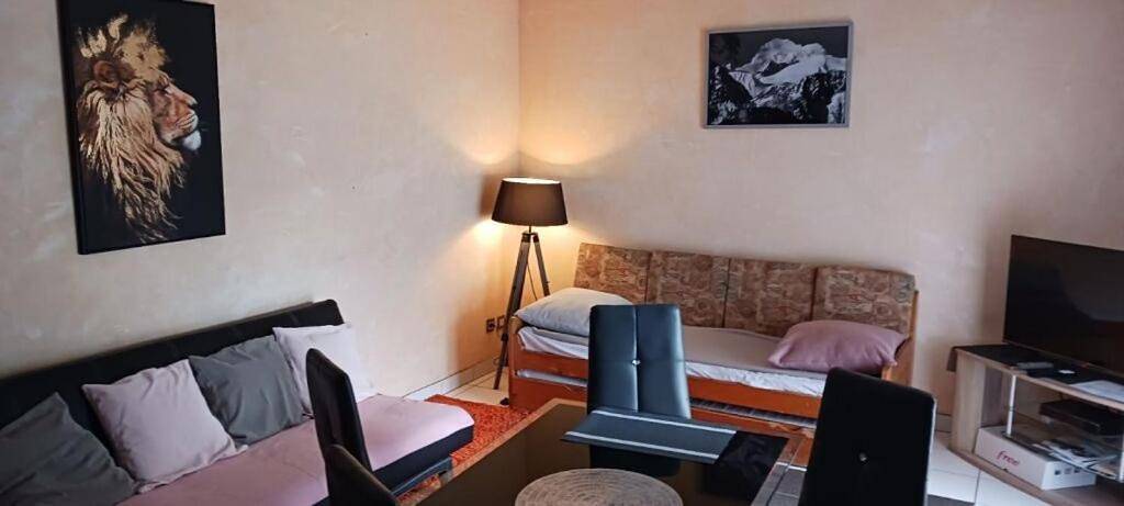 Appartement entier, One-Bedroom Apartment in Saint-Étienne-de-Cuines, Région de Saint-Jean-de-Maurienne