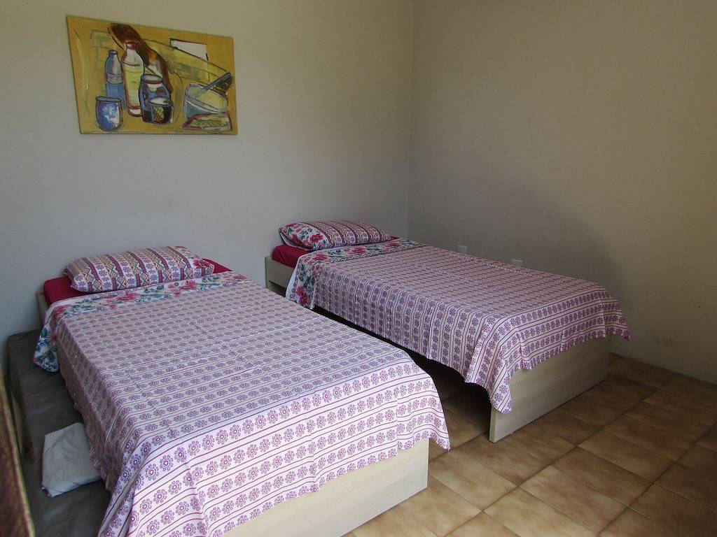 Casa Praia Gaivotas 100m from the sea, with large garden. in Ingleses do Rio Vermelho, Florianópolis