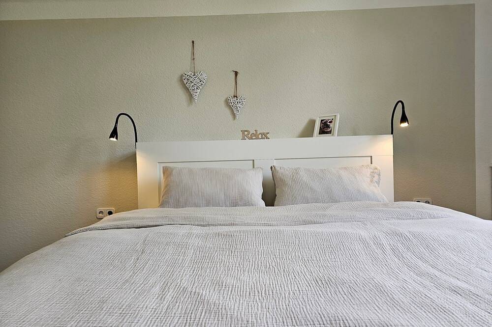 Ganze Wohnung, Ferienwohnung Kuhstall mit gemeinsamer Terrasse, Garten und Wlan in Dorum, Cuxland