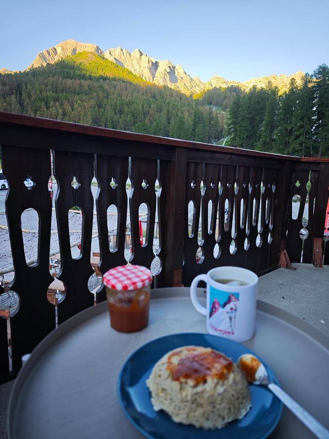 Chambre d’hôte pour 2 personnes, avec balcon ainsi que bassin pour enfant et vue dans Hautes-Alpe - 2