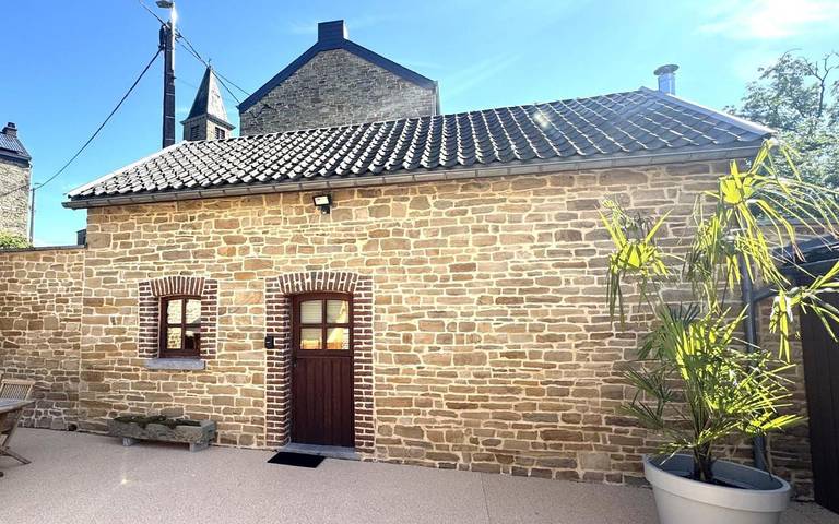 Location de vacances pour 4 personnes, avec Balcon et Terrasse ainsi que Jardin et Vue à Modave