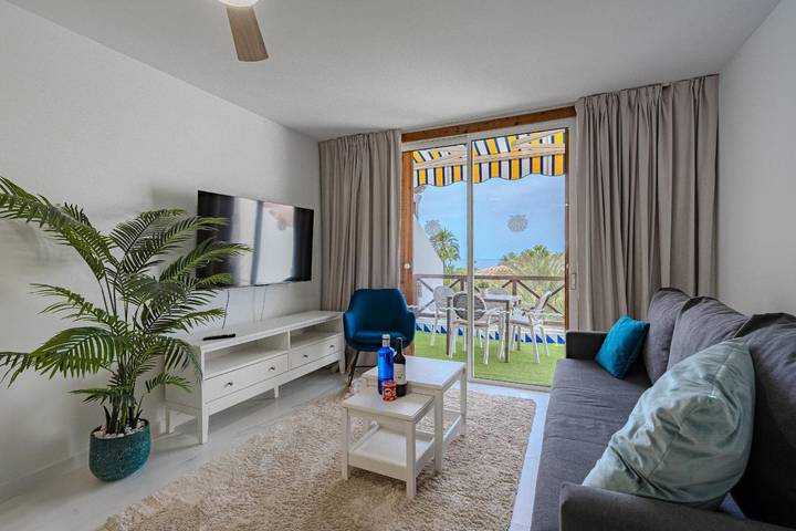 Ganze Wohnung, Ferienwohnung '1bed Duplex Las Americas' mit Meerblick, Gemeinschaftspool und WLAN in Playa de las Américas, Arona
