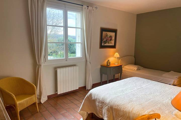 Location de vacances pour 5 personnes, avec piscine et jardin à Caderousse - 2