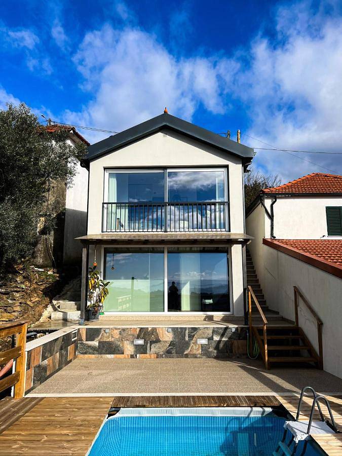 Location de vacances pour 4 personnes, avec vue ainsi que piscine et terrasse dans Codeçoso - 3