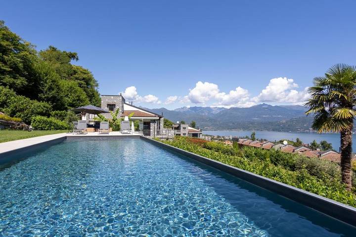 Ferienhaus für 8 Personen, mit Balkon und Terrasse sowie Garten und Pool