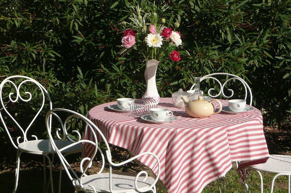 Charming Provençal House Near Avignon (label 3 clés Clevacances) - in Jonquerettes, Vaucluse