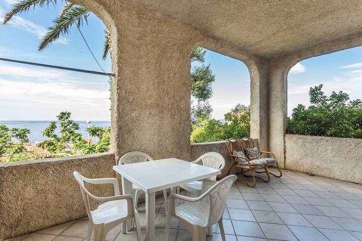 Appartamento  vista mare  con ampia veranda in Spiaggia di S'Archittu (Cuglieri), Cuglieri