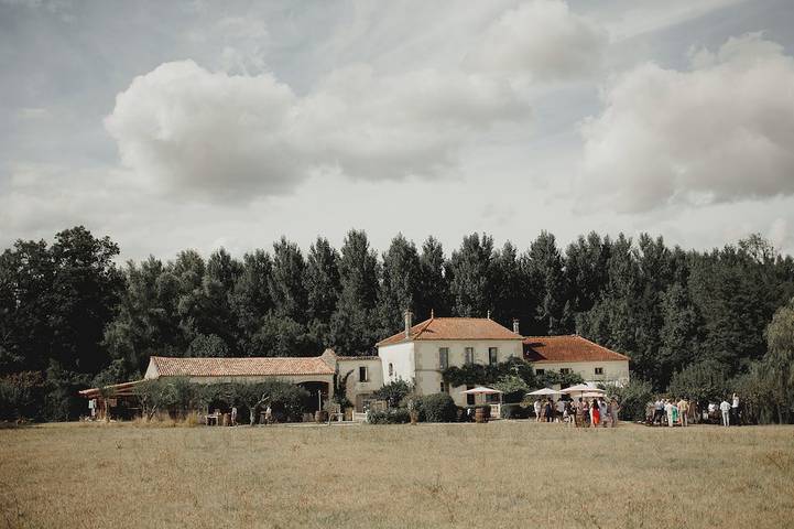 Location de vacances pour 20 personnes, avec jardin à Cherves-Richemont