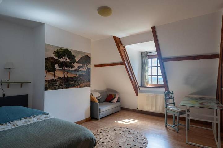 Location de vacances pour 9 personnes, avec vue ainsi que terrasse et piscine, animaux acceptés à Azerat - 4