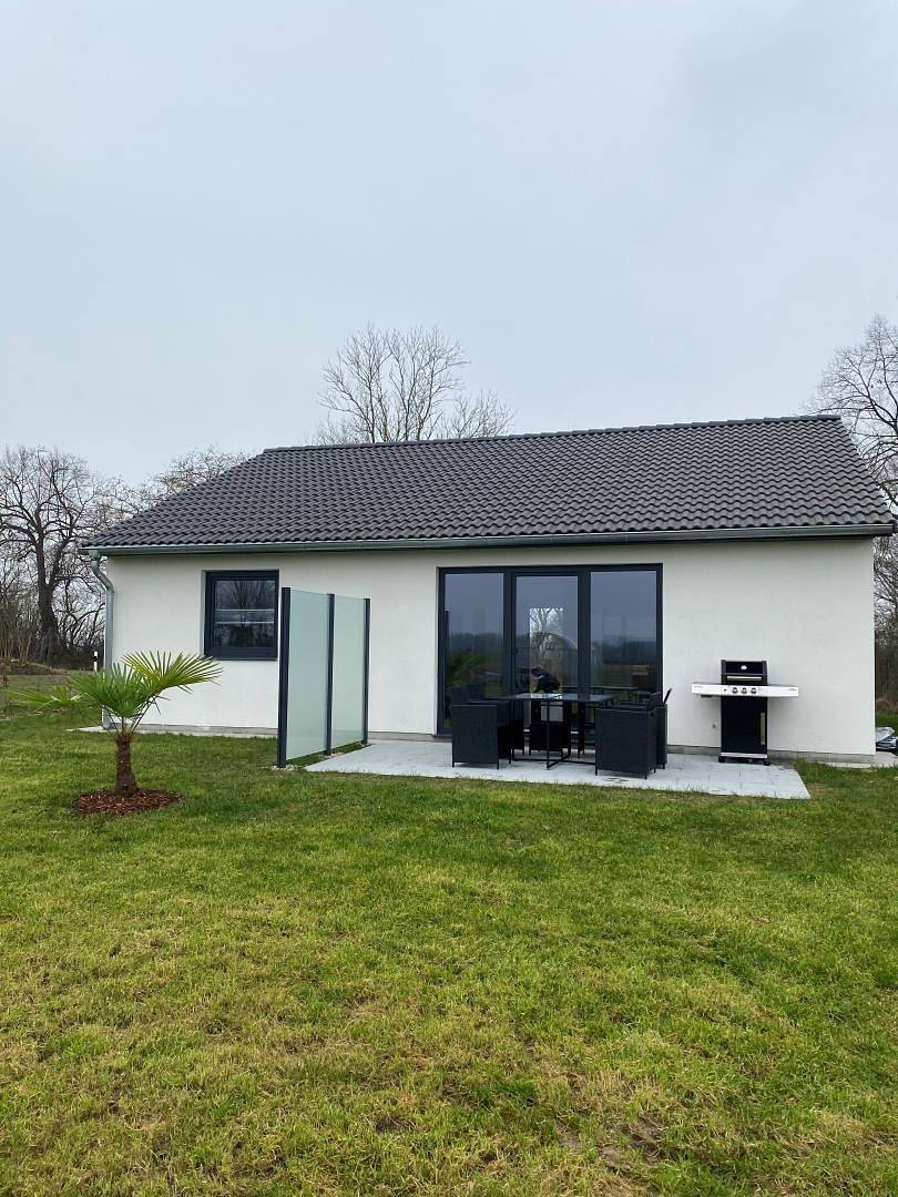 Neu! Modernes Ferienhaus Schwanbeck mit Whirlpool-Option in Dassow, Nordwestmecklenburg (Wismar und Umgebung)