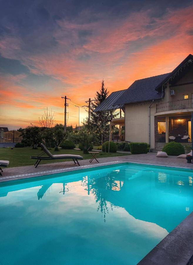 Maison d’hôte pour 10 personnes, avec Balcon et Terrasse ainsi que Jacuzzi et Jardin à Brașov - 4