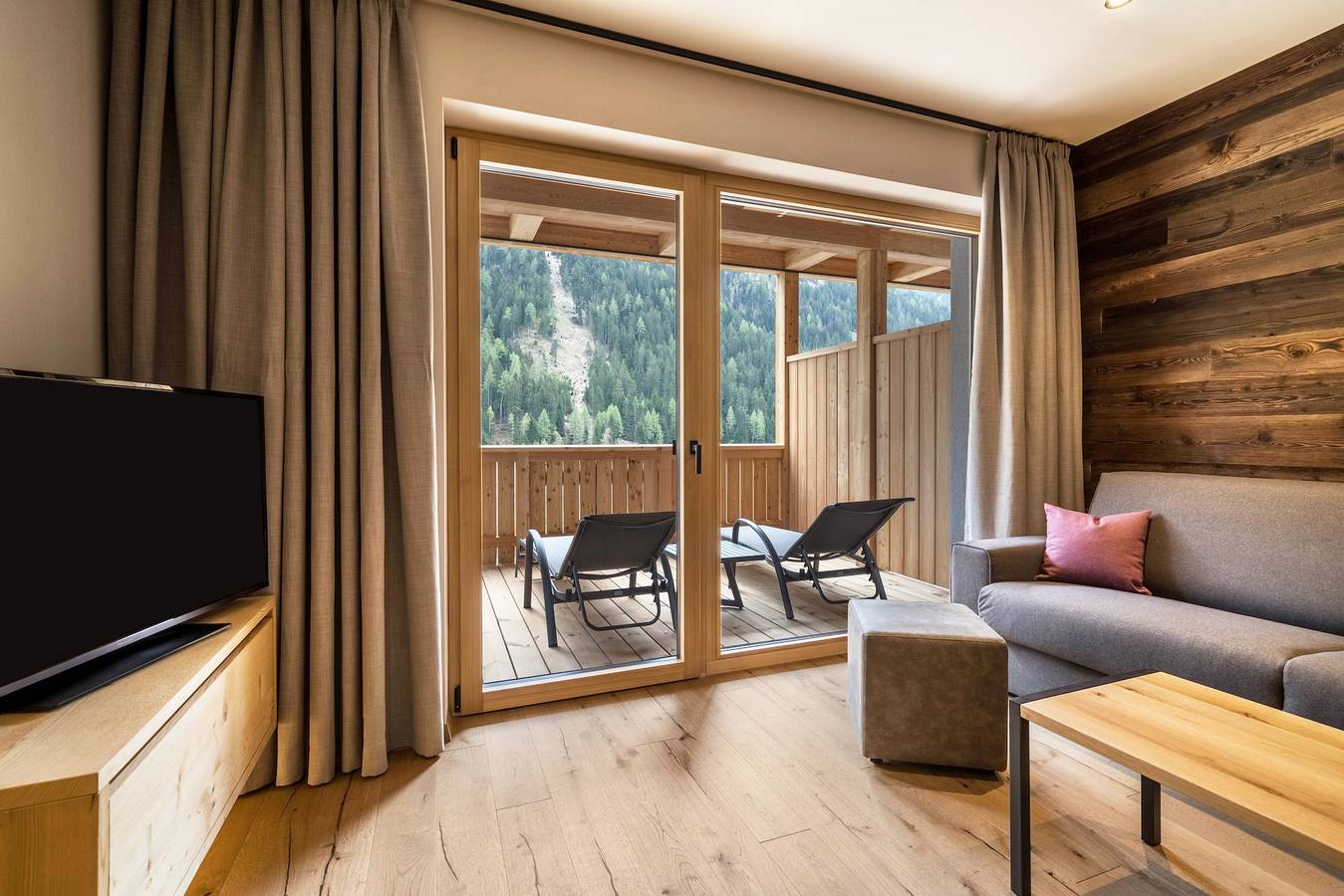 Ganze Wohnung, Ferienwohnung "Seebrunn - Kühberg Alm" mit Bergblick und Seeblick in Kuppelwies, Ulten
