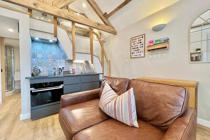 Glamping for 4 people, with garden in Gower