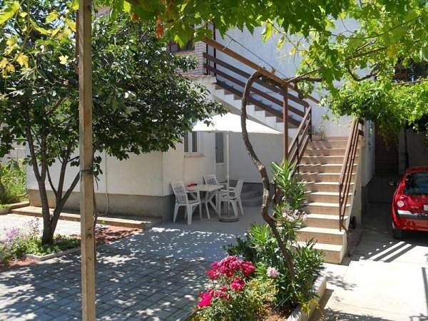 Ferienwohnung für 3 Personen, mit Terrasse in Biograd na Moru - 2