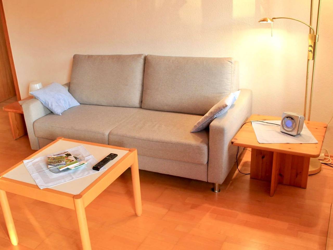 Ganze Wohnung, Ferienwohnung Kuprella 1 - mit Liegewiese und privatem Seezugang in Nonnenhorn in Nonnenhorn, Bayerisch Schwaben