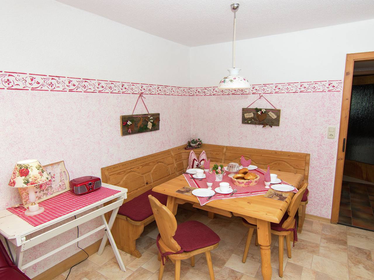 Ganze Wohnung, Gemütliche Ferienwohnung in Feldwies mit Sauna in Übersee, Chiemsee