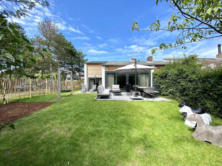 Bungalow voor 12 personen, with Balkon/Terras and Terras as well as Tuin and Sauna in Zeeuws-Vlaanderen