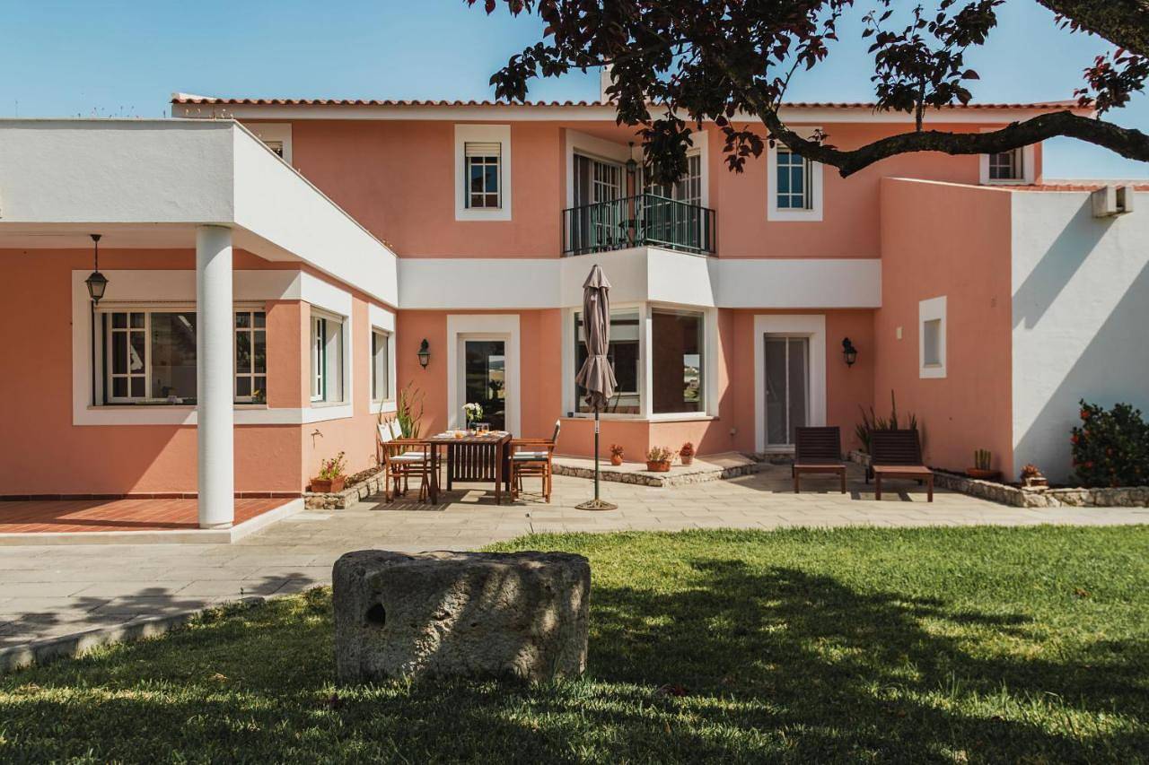 Sunny Villa Minutes from the Beach in Lourinhã, Distrito de Lisboa