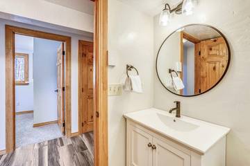 Vacation House for 8 Guests in Breckenridge, Summit County, Picture 3