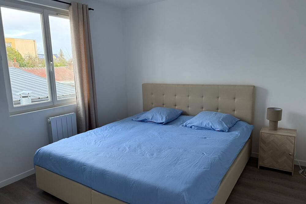 Entire apartment, Le prestige - Charming new T2 with terrace. in Évreux, Évreux region
