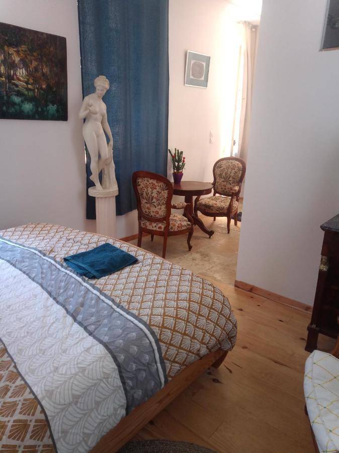 Chambre d’hôte pour 3 personnes, avec Terrasse et Jardin