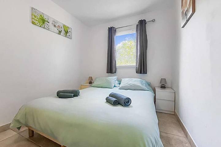 Location de vacances pour 8 personnes, avec piscine et jardin dans Golf de Saint-Thomas