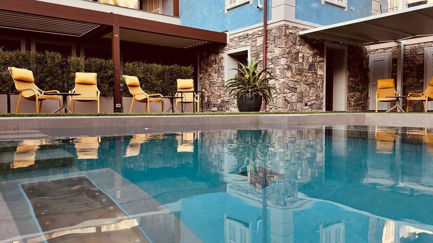 Glamping voor 6 personen, with kinderzwembad and tuin as well as zwembad, met huisdier aan de Riviera di Ponente