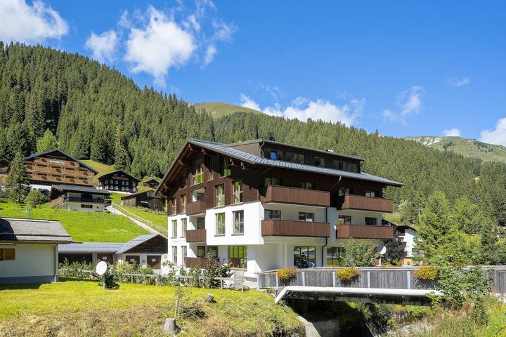 Ferienwohnung für 4 Personen, mit Balkon und Garten sowie Ausblick in Vorarlberg