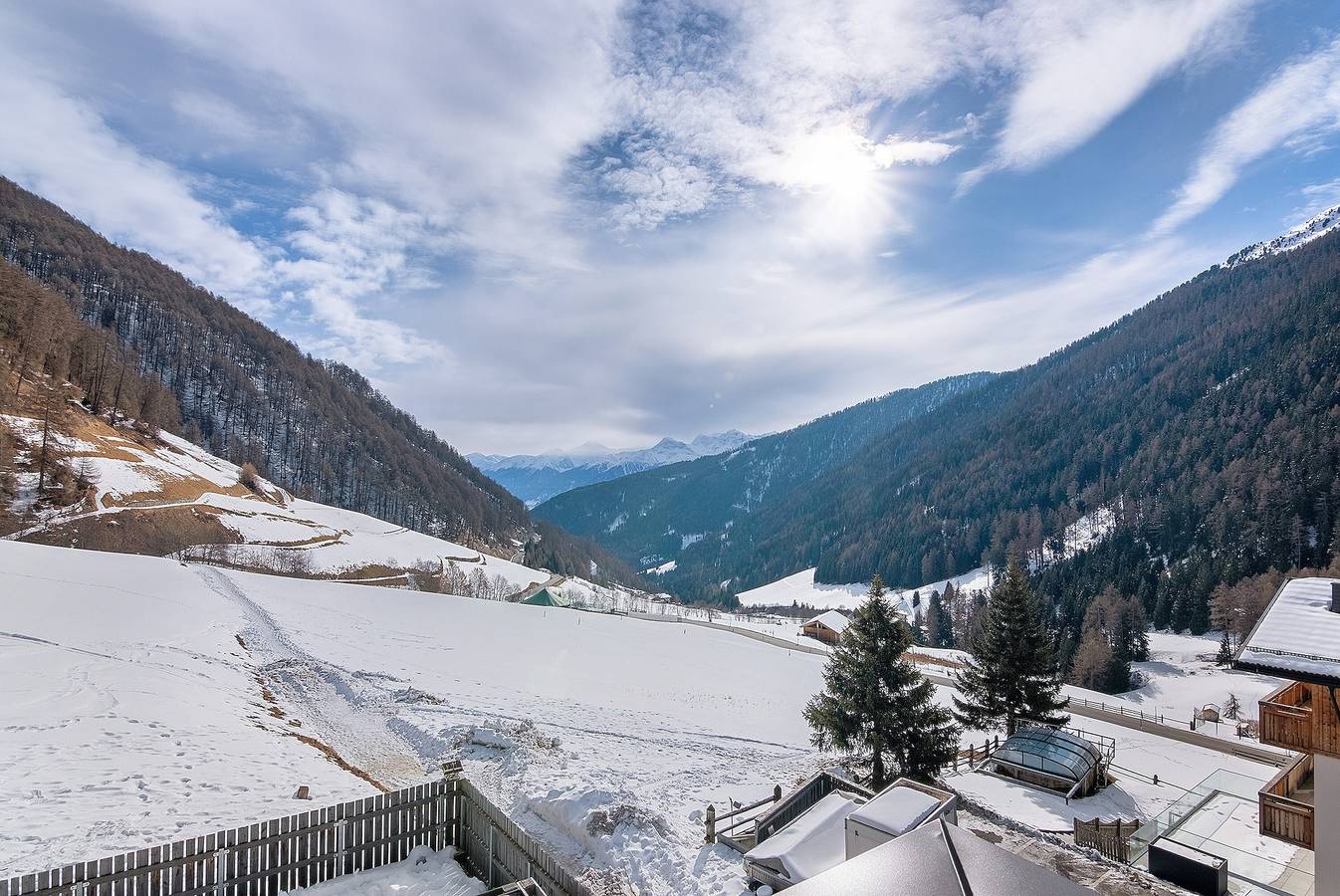 Hel lejlighed, Apartment 'Hof Am Egg' with Mountain View, Private Terrace and Wi-Fi in Schlinig, Mals