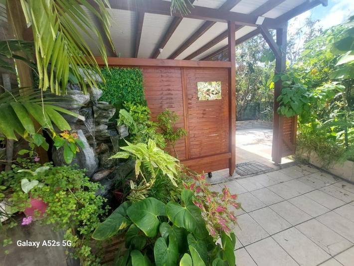 Gîte pour 3 personnes, avec jardin dans Plage de Petite Anse - 2