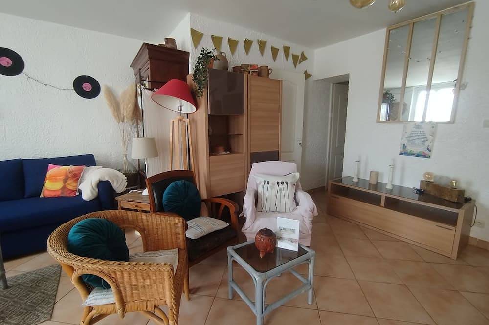 Appartement entier, Proche de Tours en voiture, Studio plein pied avec cour privée, animaux acceptés in Fondettes, Région de Tours