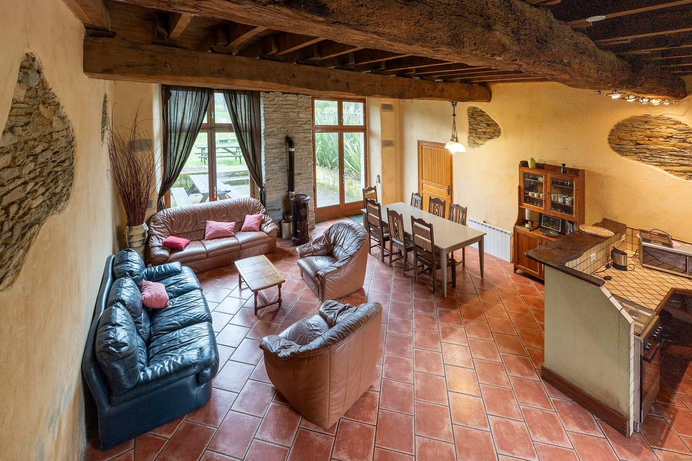 Maison de Vacances 'Le Crévy - Pavillon - 12 Pers' avec Terrasse Privée, Jardin Privé et Wi-Fi in La Chapelle-Caro, Région de Vannes