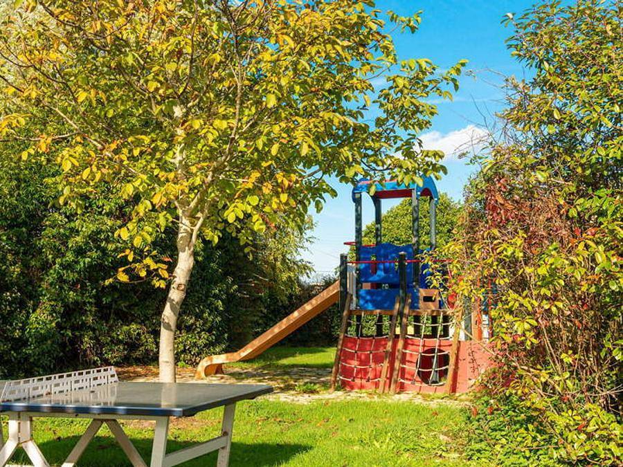 Camping Le Soleil de Saint Sieu (Anciennement Le Villeu) - Mobilhome 6 personnes - Comfort | 3 Ch. | 6 Pers. | Terrasse surélevée | Clim. in Lancieux, Région de Dinan